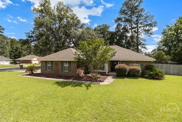 633 Greenwich Dr, Richmond Hill, GA 31324 - ranch-style house with brick siding