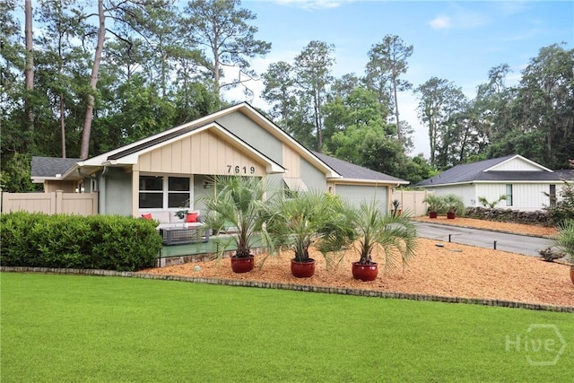 7619 Lynes Ct, Savannah, GA 31406 - view of front facade with concrete driveway