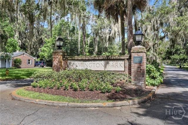 206 Devonshire Rd, Savannah, GA 31410 - community sign featuring view of wooded area and driveway