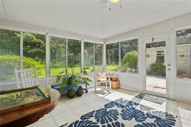 206 Devonshire Rd, Savannah, GA 31410 - sunroom with plenty of natural light and a ceiling fan