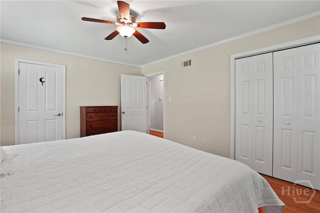 206 Devonshire Rd, Savannah, GA 31410 - bedroom featuring crown molding, wood finished floors, and ceiling fan