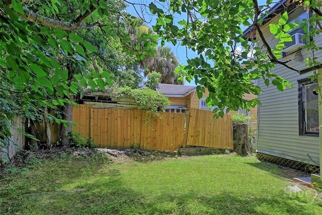 1104 E 40th St, Savannah, GA 31404 - view of fenced yard