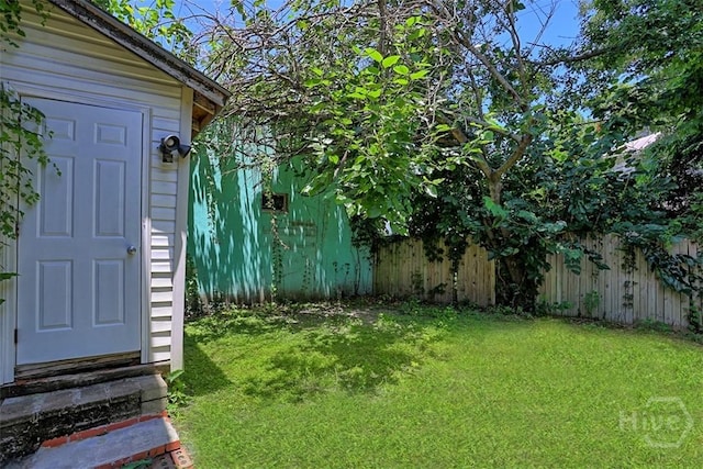 1104 E 40th St, Savannah, GA 31404 - view of yard featuring entry steps