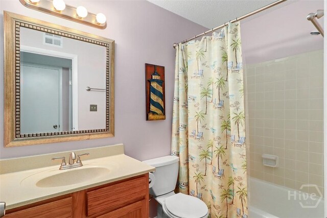 401 N Cromwell Rd Unit Q2, Savannah, GA 31410 - full bathroom featuring vanity and shower / tub combo with curtain