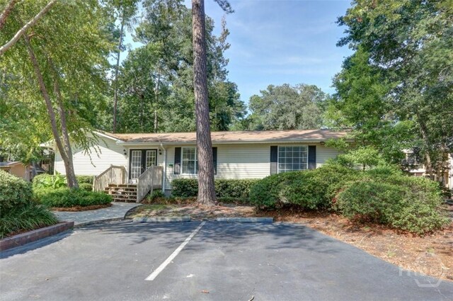 401 N Cromwell Rd Unit Q2, Savannah, GA 31410 - view of front of property with uncovered parking