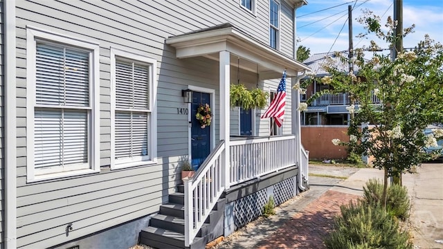 1410 Jefferson St, Savannah, GA 31401 - property entrance featuring a porch