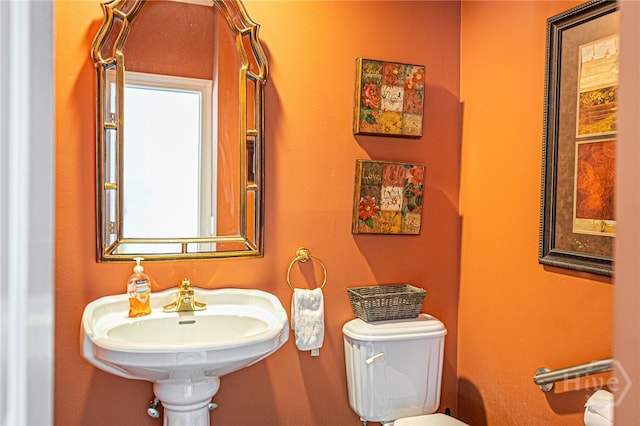 1 Hobcaw Ln, Savannah, GA 31411 - bathroom with toilet and a sink