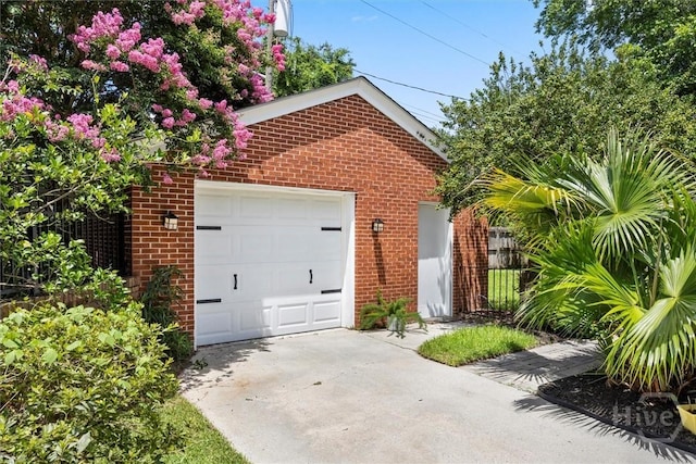 540 E 60th St, Savannah, GA 31405 - garage featuring concrete driveway