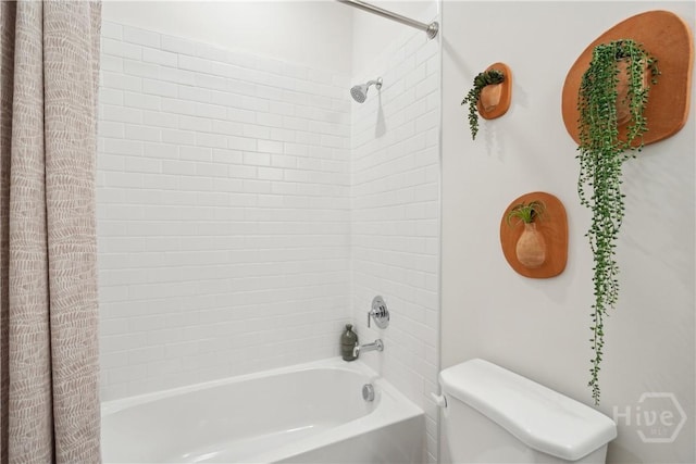 125 Mage St, Savannah, GA 31302 - bathroom featuring shower / bath combination with curtain and toilet