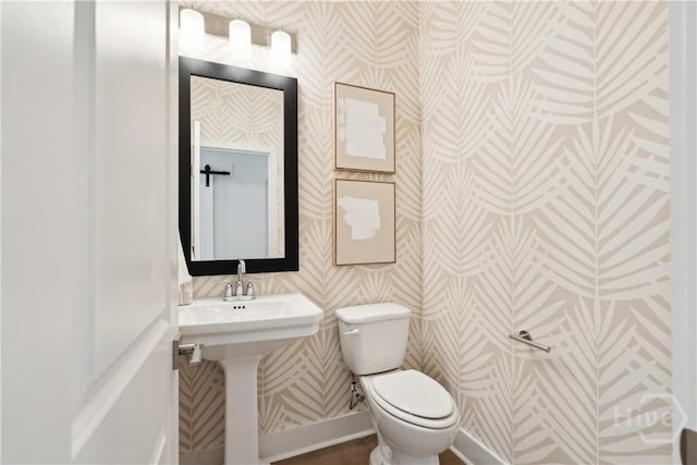 117 Mage St, Savannah, GA 31302 - bathroom with wallpapered walls