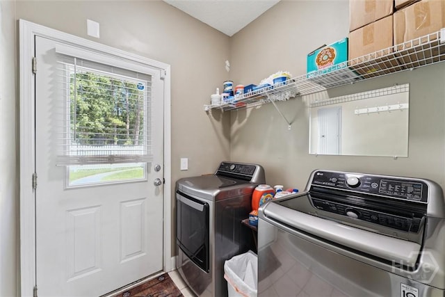 25 Savannah Ln, Richmond Hill, GA 31324 - laundry room with separate washer and dryer