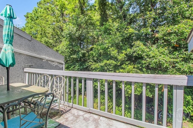 104 Shoals Dr Unit L8, Savannah, GA 31410 - balcony with outdoor dining area