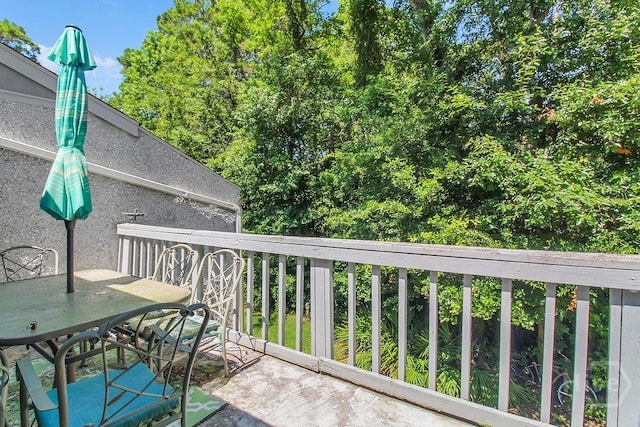 104 Shoals Dr Unit L8, Savannah, GA 31410 - balcony with outdoor dining space