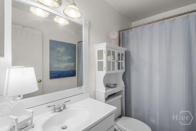 104 Shoals Dr Unit L8, Savannah, GA 31410 - bathroom featuring vanity and a shower with curtain