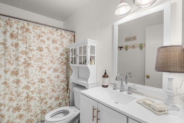 104 Shoals Dr Unit L8, Savannah, GA 31410 - bathroom with vanity and curtained shower