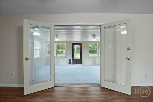 13609 Rockingham Ct, Savannah, GA 31419 - entryway with ceiling fan and wood finished floors