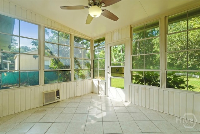 11 Gilliam Ave, Savannah, GA 31406 - unfurnished sunroom with a ceiling fan