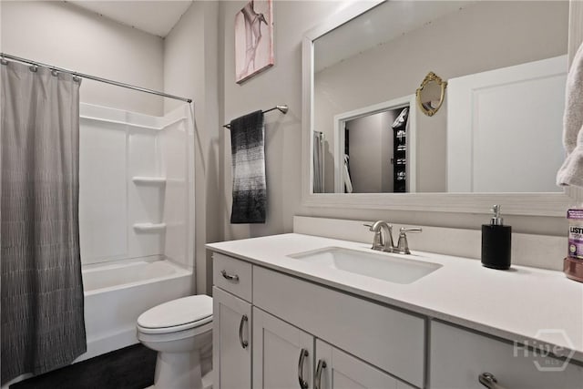 742 Longleaf Dr, Richmond Hill, GA 31324 - full bath with vanity and shower / bath combo with shower curtain