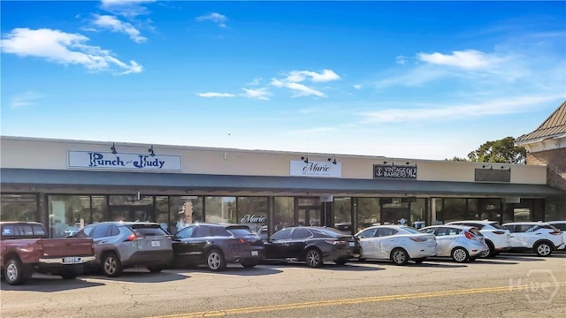 202 Columbus Dr, Savannah, GA 31405 - view of commercial property with uncovered parking