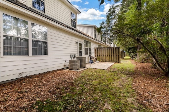 12 Crossing Dr, Richmond Hill, GA 31324 - view of yard with a patio