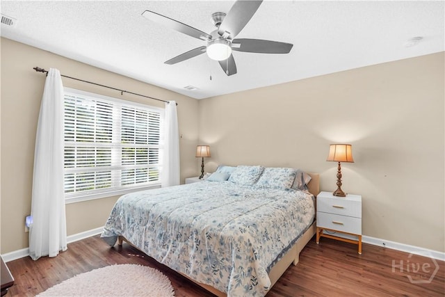 139 Crossover Ln, Savannah, GA 31410 - bedroom featuring wood finished floors and a ceiling fan