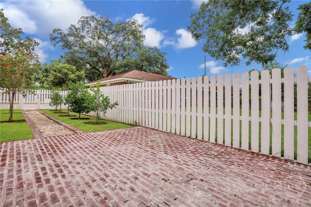 411 Kinzie Ave, Savannah, GA 31404 - photo 29