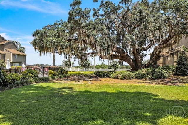 3005 River Dr Unit 302, Savannah, GA 31404 - view of yard