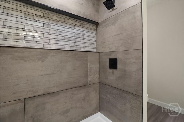114 Paradise Dr, Savannah, GA 31406 - full bathroom featuring tiled shower and baseboards