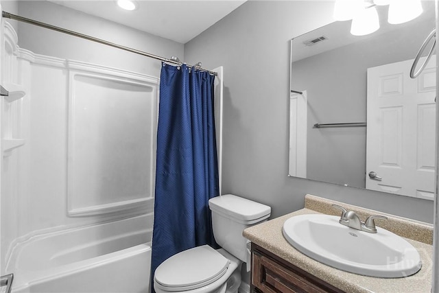 324 Elm St, Eden, GA 31307 - bathroom featuring shower / bath combo with shower curtain and vanity