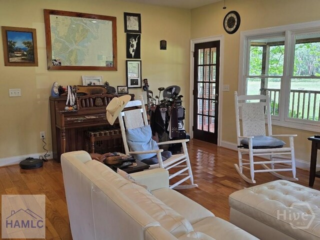 485 Lake Pamona Rd, Midway, GA 31320 - office area featuring wood finished floors and baseboards