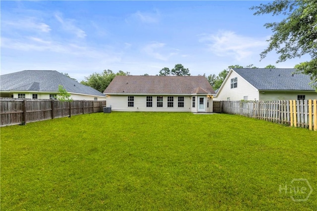 259 Laurel Hill Cir, Richmond Hill, GA 31324 - back of property with a fenced backyard