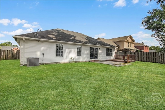 175 Salt Landing Cir, Savannah, GA 31405 - back of property with a fenced backyard and a wooden deck
