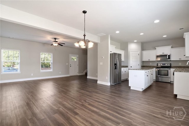 302 Morgan Pines Dr, Pooler, GA 31322 - kitchen with appliances with stainless steel finishes, open floor plan, a kitchen island, recessed lighting, and ceiling fan