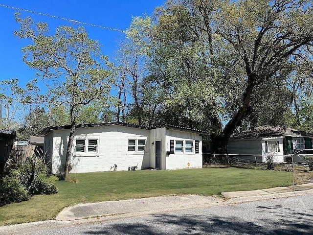 1312 E 58th St, Savannah, GA 31404 - photo 1