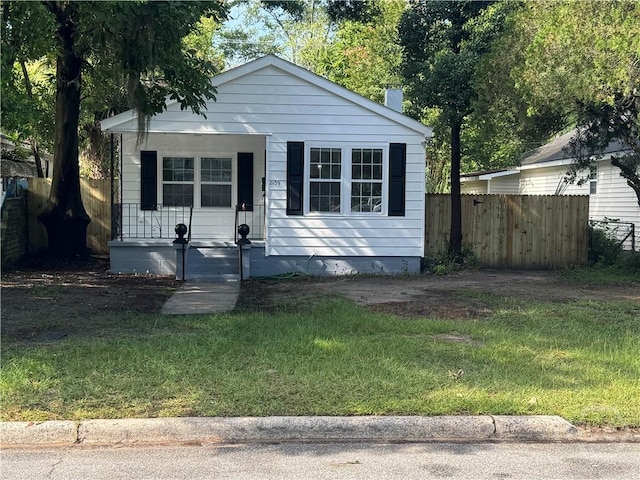 2109 E 37th St, Savannah, GA 31404 - bungalow-style house featuring a porch