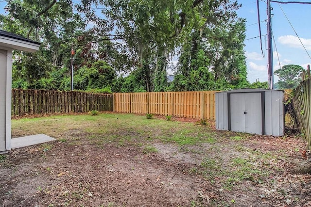 213 Executive Park Dr, Savannah, GA 31406 - fenced backyard with a storage shed