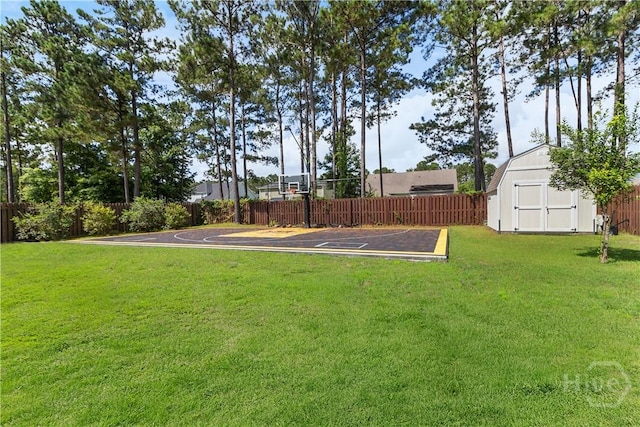 85 Wicklow Dr, Richmond Hill, GA 31324 - fenced backyard with a shed and basketball hoop