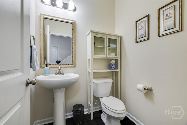 353 Casey Dr, Pooler, GA 31322 - half bath with toilet and baseboards