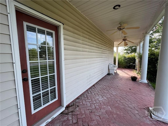 8 Fairgreen St, Savannah, GA 31407 - view of patio with a ceiling fan