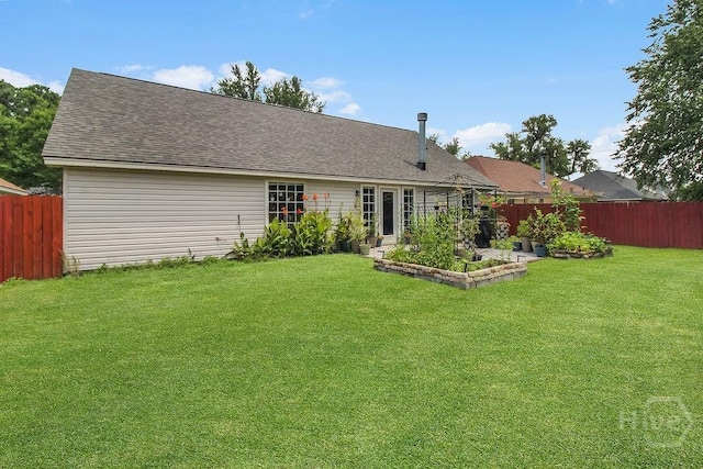 250 Laurel Hill Cir, Richmond Hill, GA 31324 - back of property with a shingled roof