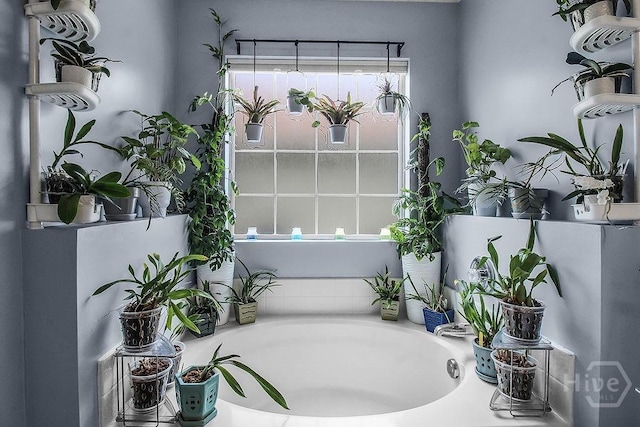250 Laurel Hill Cir, Richmond Hill, GA 31324 - bathroom with a bath