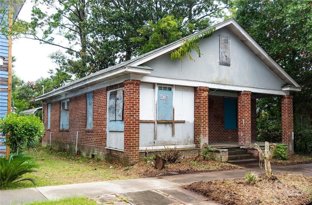 623 W 45th St, Savannah, GA 31405 - photo 1