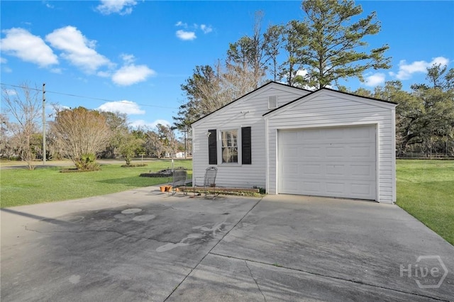 345 Magnolia St, Richmond Hill, GA 31324 - garage featuring concrete driveway