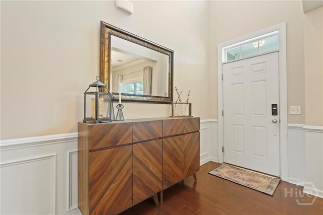 121 Belle Gate Dr, Pooler, GA 31322 - entrance foyer featuring wainscoting, wood finished floors, and a decorative wall