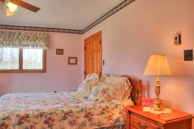 bedroom with ceiling fan