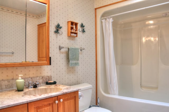 full bathroom featuring shower / bathtub combination with curtain, toilet, and vanity