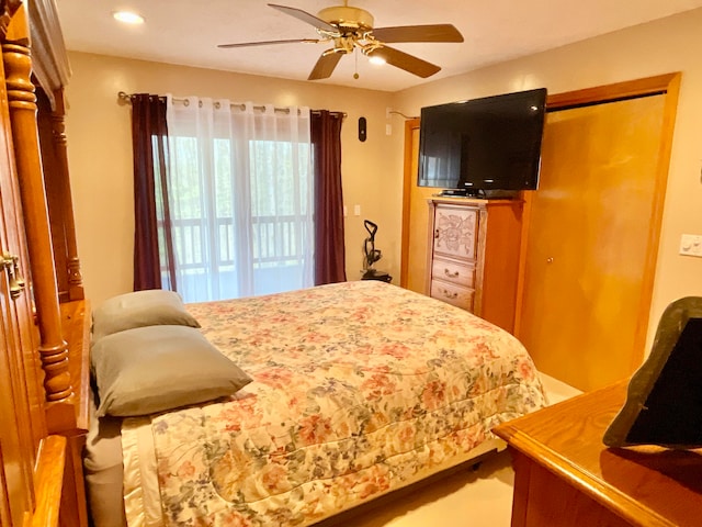 bedroom featuring ceiling fan