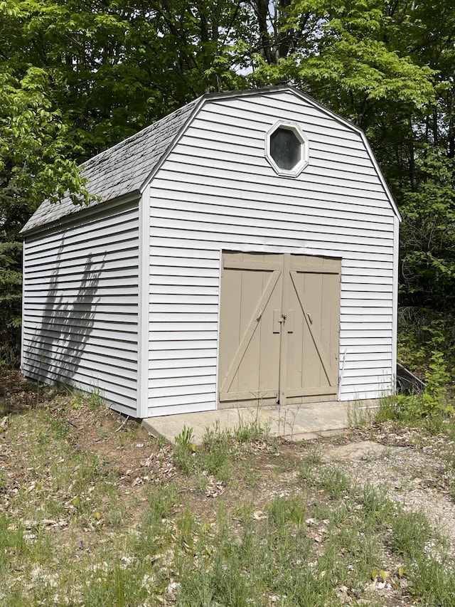 view of outdoor structure