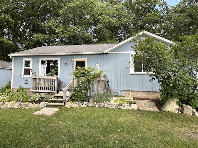 view of front of home with a front yard