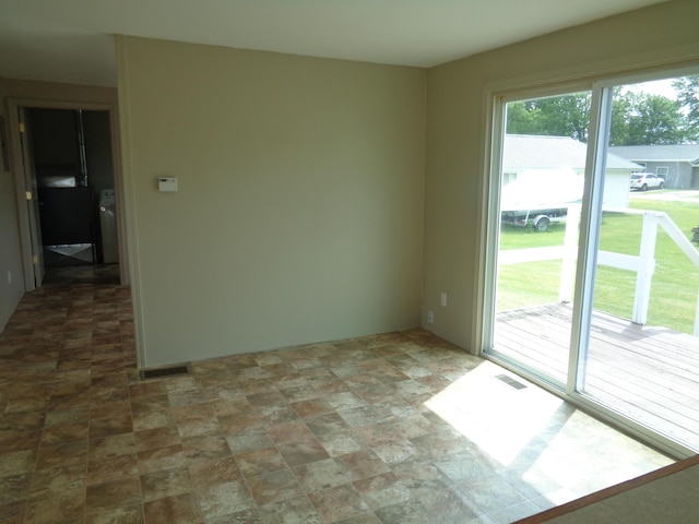 spare room with washer / dryer